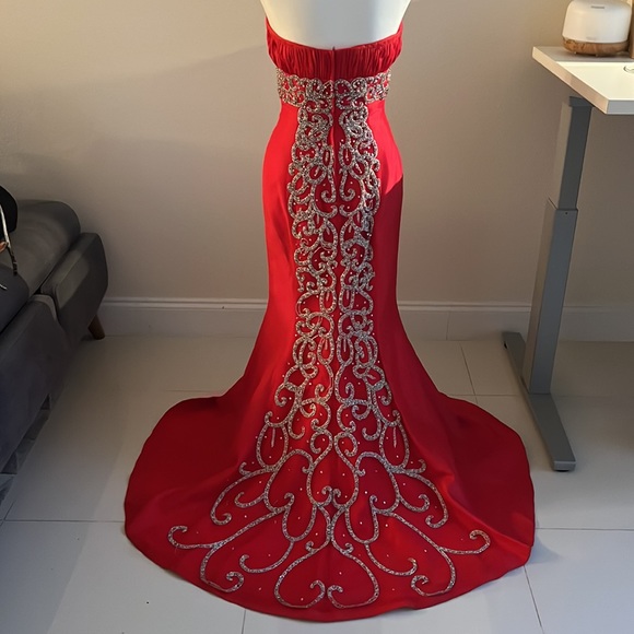 Red sirena dress - Picture 5 of 14
